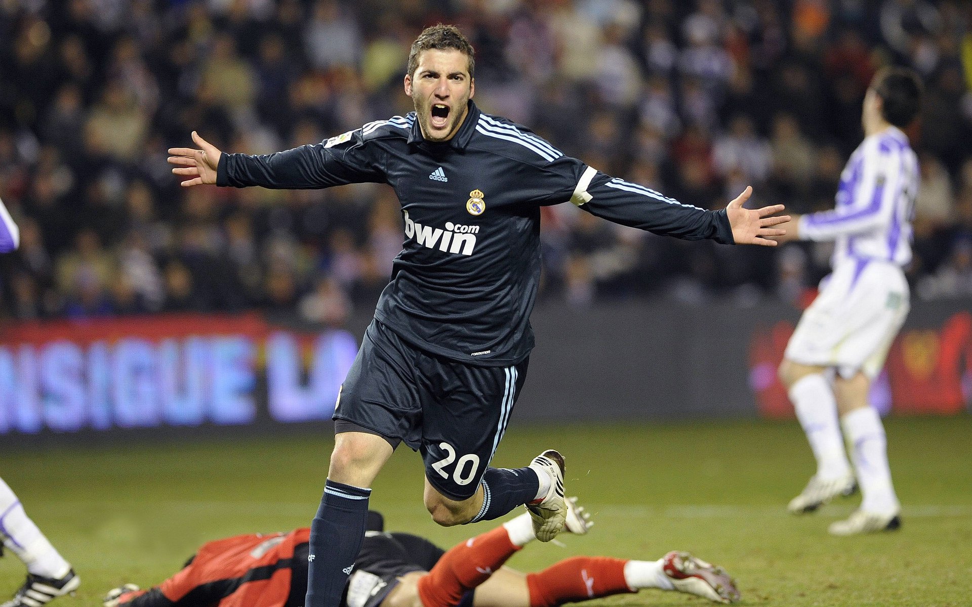 切尔西夺冠引发媒体热议，成热门话题，切尔西夺冠球迷反应